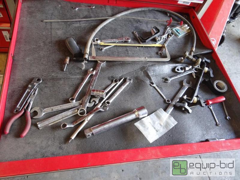 lot 668 image: Contents of shelf  Drawer of wrenches and mis...