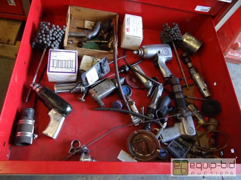 lot 670 image: Contents of shelf  Ball hone, CP 12Inch Impa...