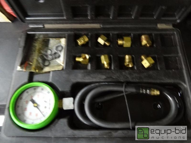 lot 716 image: SnapOn Oil Pressure Gauge Set Model NT37A &gt...