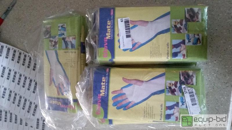 lot 23 image: 40 NEW GLOVE MATE GLOVE LINERS
