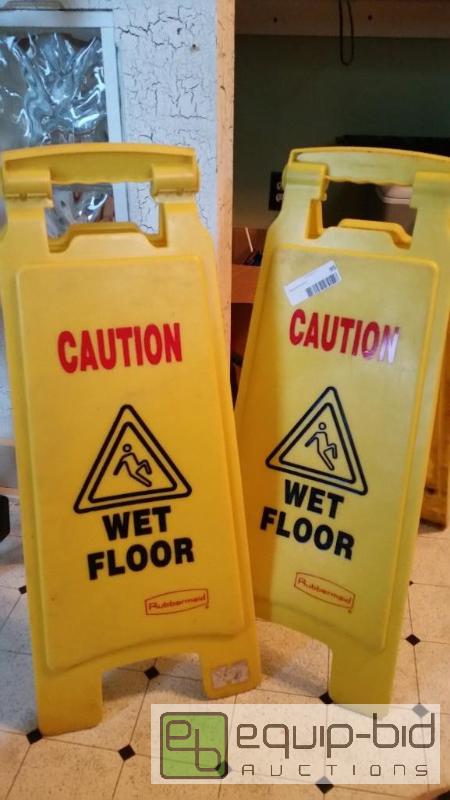 lot 34 image: 2 LIKE NEW WET FLOOR SIGNS