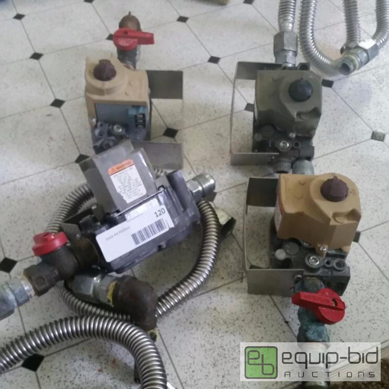 lot 60 image: 4 GAS VALVES