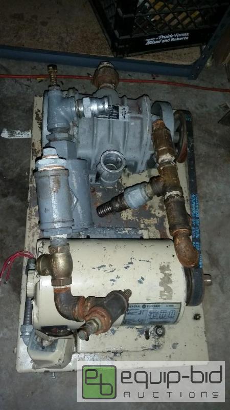 lot 95 image: WESTMOORGE ROTARY VANE PUMP AND MOTOR