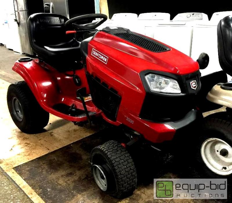 lot 109 image: CRAFTSMAN V 3000 RIDING MOWER