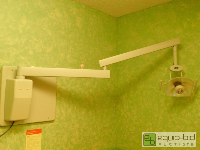 lot 504 image: Knight Dental Lamp
