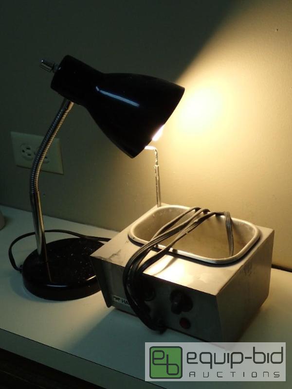 lot 522 image: Hanau Wax Heater w Lamp
