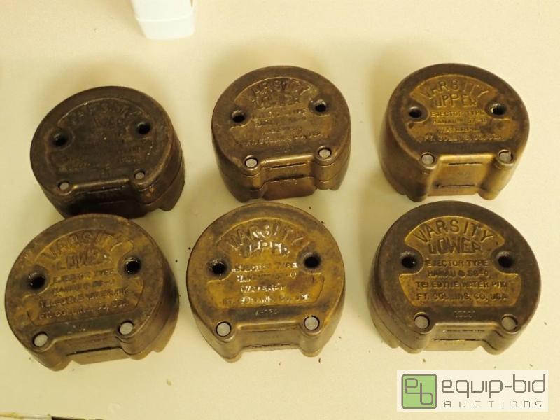 lot 531 image: (6) Spec Sized Varsity Upper And Lower Flask