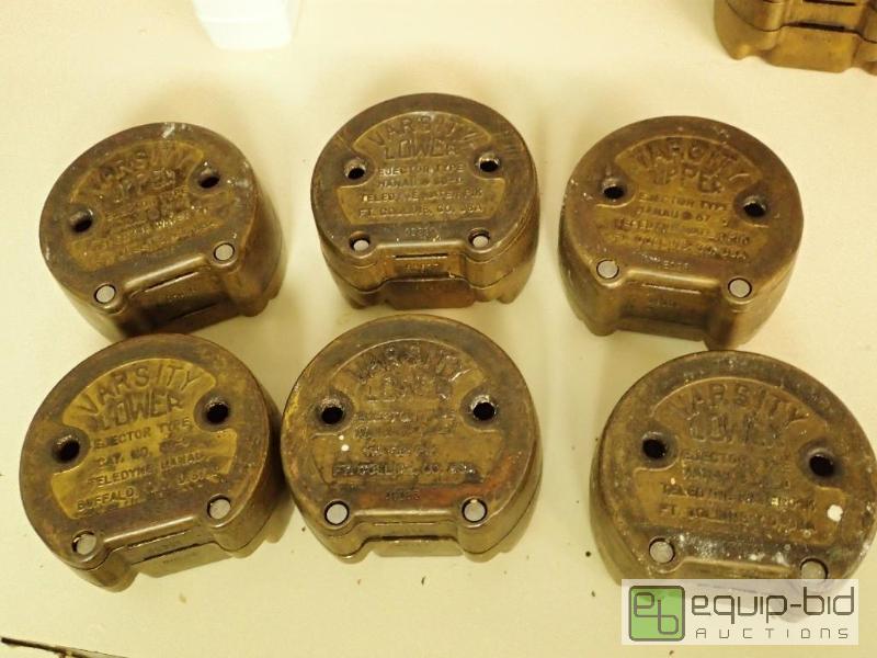 lot 533 image: (6) Spec Sized Varsity Upper And Lower Flask