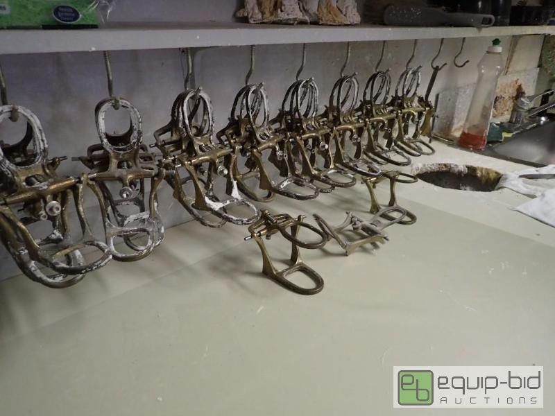 lot 538 image: Large Lot of Misc Size Denture Articulatars