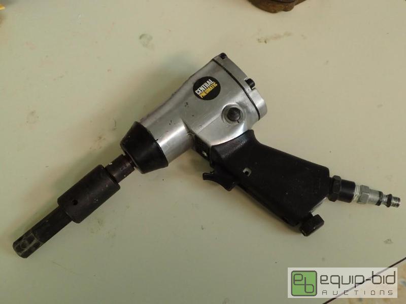lot 546 image: Central Pneumatic 38 Air Driver