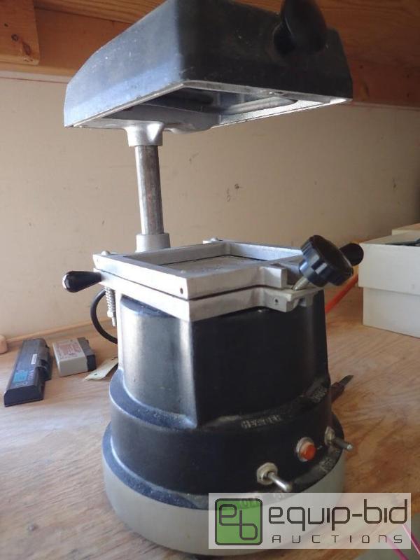 lot 555 image: Commercial Heater Tray Unit