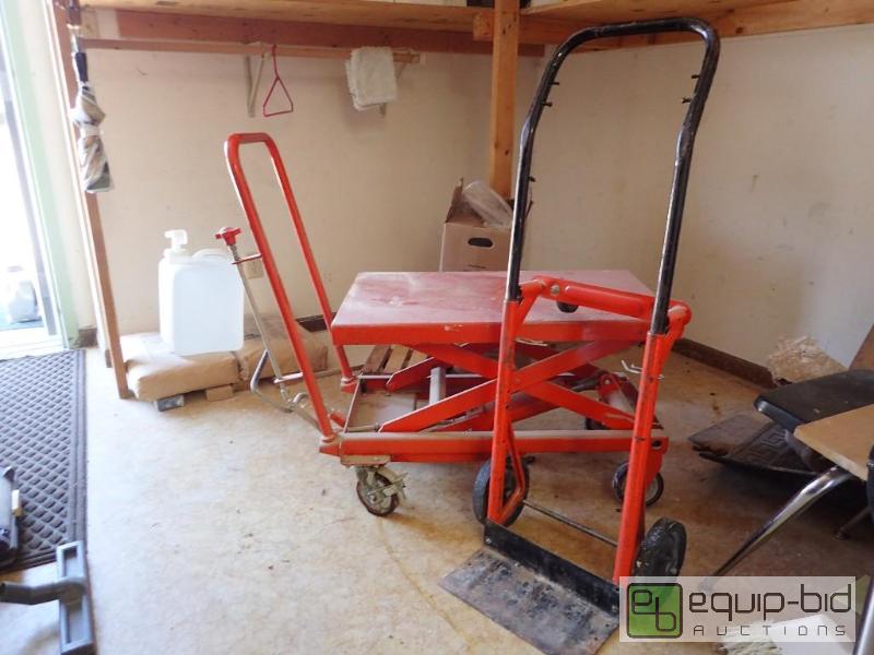 lot 556 image: Solid Base 4 Wheel Jacking Cart w 2 wheel Dolly