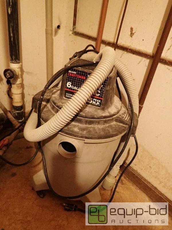 lot 562 image: craftsman 6 gal wetdry vac