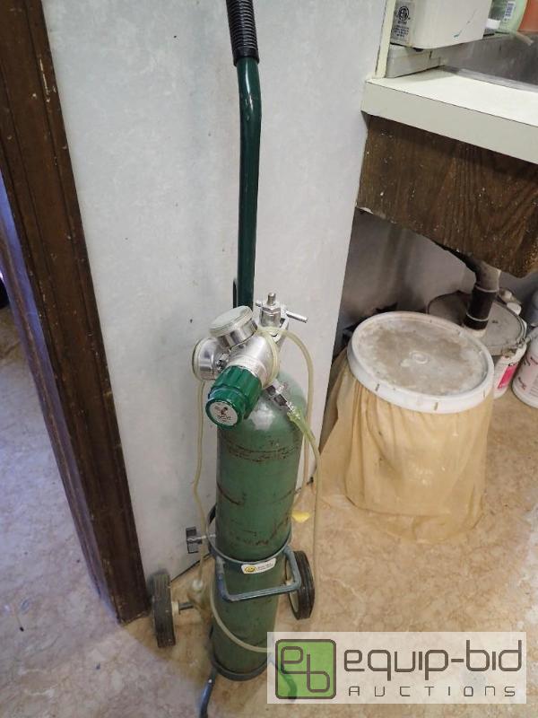 lot 565 image: oxigen tank with cart