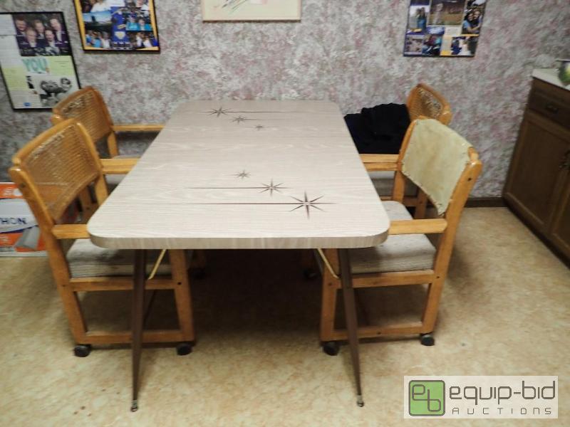 lot 568 image: 4 chair table set