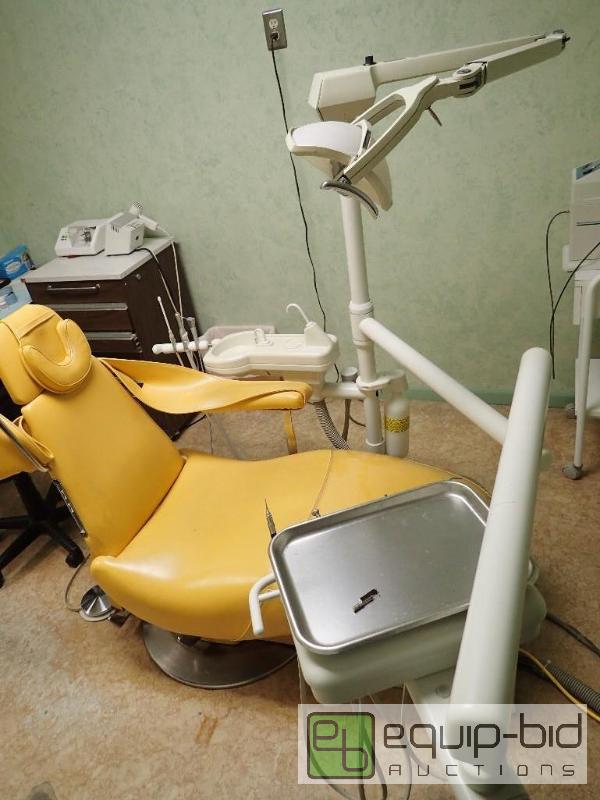 lot 578 image: adjustable dental operating chair