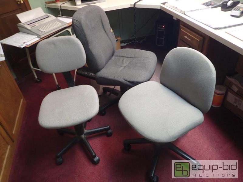 lot 592 image: (3)  Office Chairs