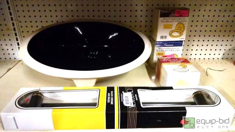lot 1094 image: Black oval sink 17 12&quot x 14&quot, towe...