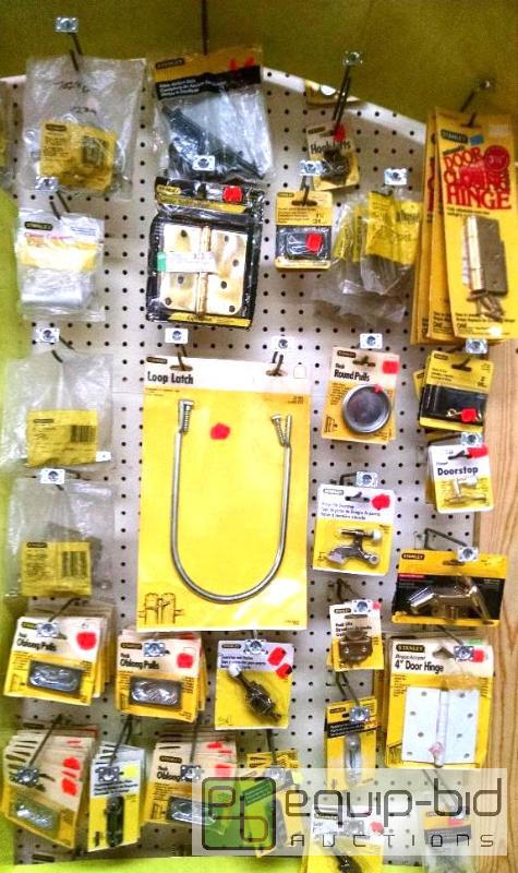 lot 1166 image: Stanley misc&nbsphardware 106 packs Hinges, ...