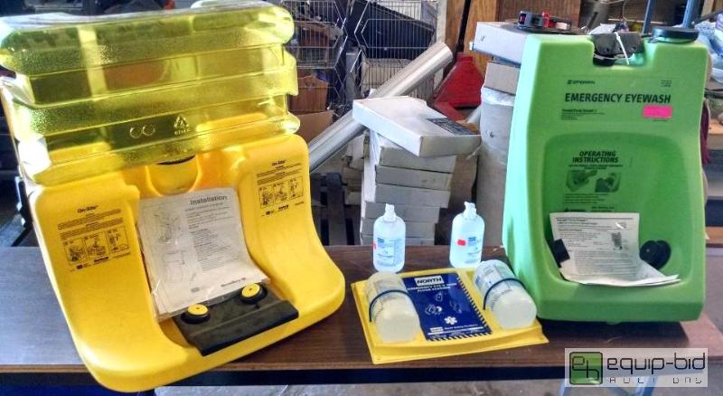 lot 1250 image: 3 eyewash stations, 2 bottles of eyewash Fend...
