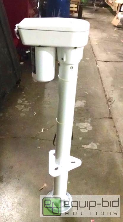 lot 1286 image: Valley brand 12 volt electric trailer jack &n...