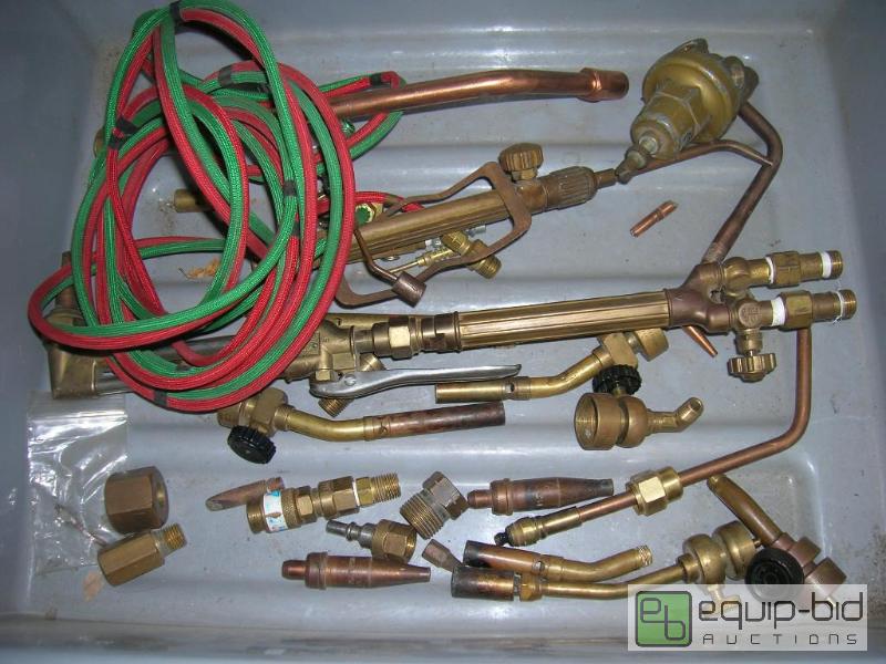 lot 560 image: Lot of Welding Tips, Etc.