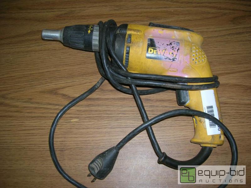lot 570 image: DeWalt  DW255 VSR Drywall Screwdriver