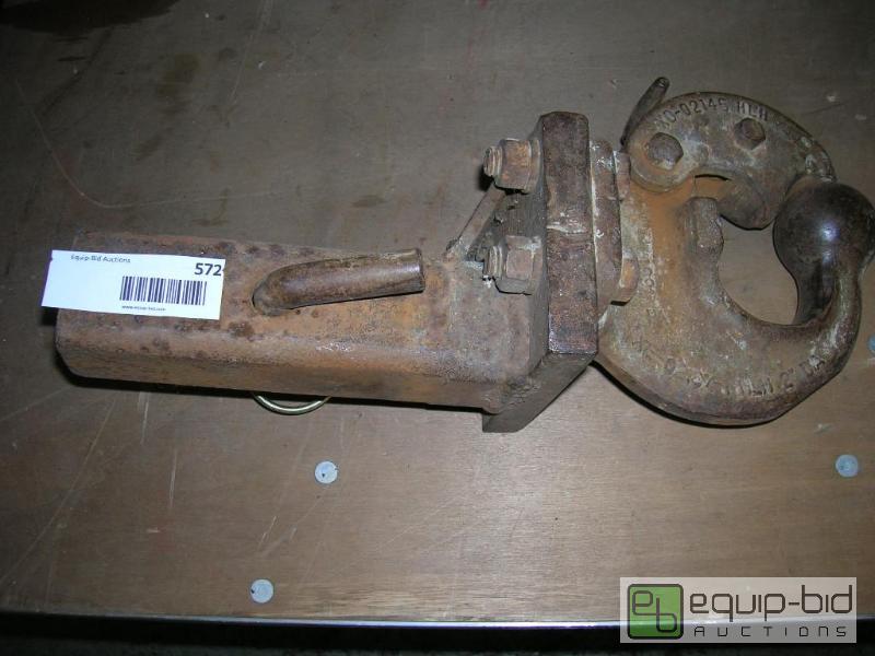lot 572 image: Heavy Duty Locking Safety 2 inch Ball Hitch