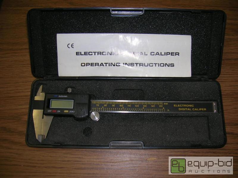 lot 573 image: Electronic Digital Caliper w Instructions & Hard Case