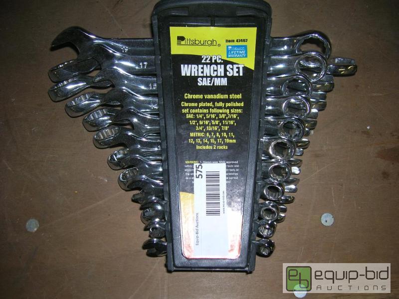 lot 575 image: Pittsburgh #47467 22 Pcs Wrench Set Standard & Metric