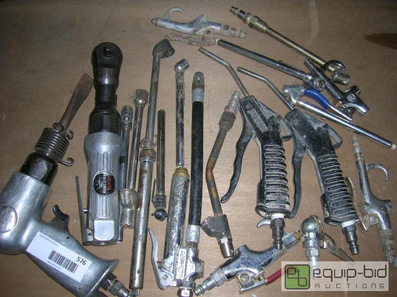 lot 576 image: Lot of Air Tools & Nozzles