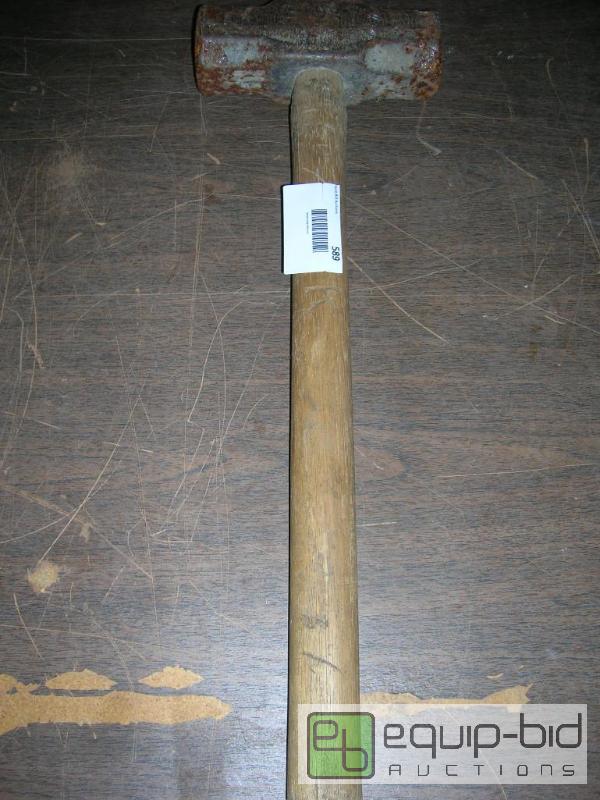 lot 589 image: 5lb  Sledge Hammer with Short Handle