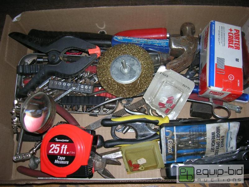 lot 596 image: Flat of Misc. Tools