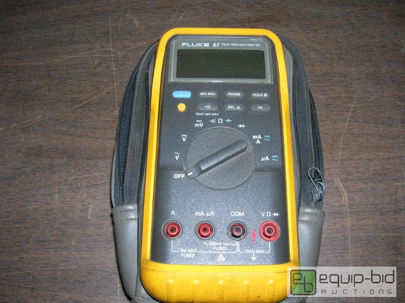 lot 598 image: Fluke 87 True RMS Multimeter with Soft Case