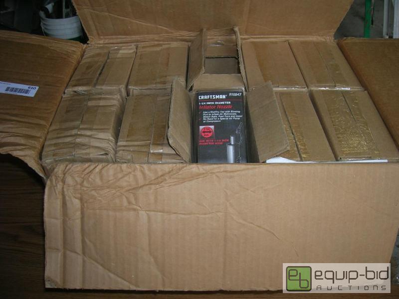 lot 610 image: Case of Craftsman 16947 Inflator Nozzles 1 34
