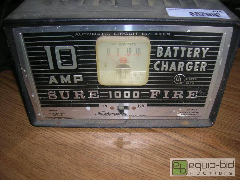 lot 614 image: Vintage Schumacher 10AMP Battery Charger