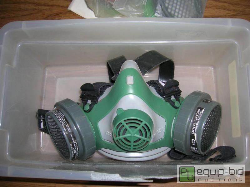 lot 615 image: Glenaire MXPF9500 Series Respirator Dust Mask w Extra Filters