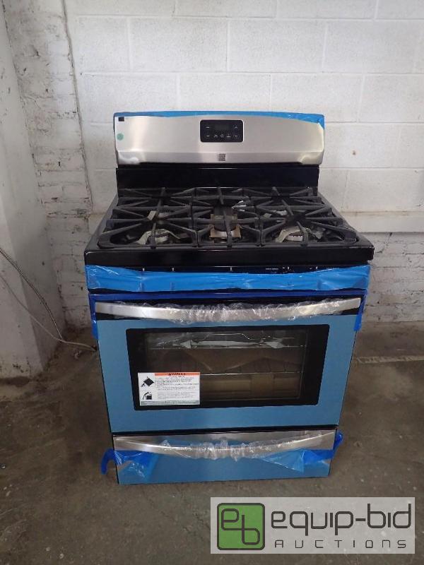 lot 151 image: Kenmore Natural Gas 5 Burner Range