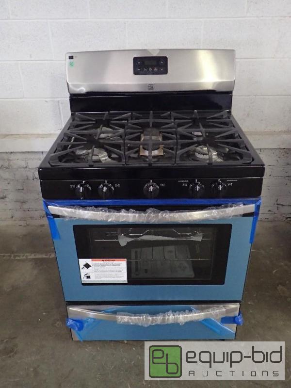 lot 152 image: Kenmore Natural Gas 5 Burner Range