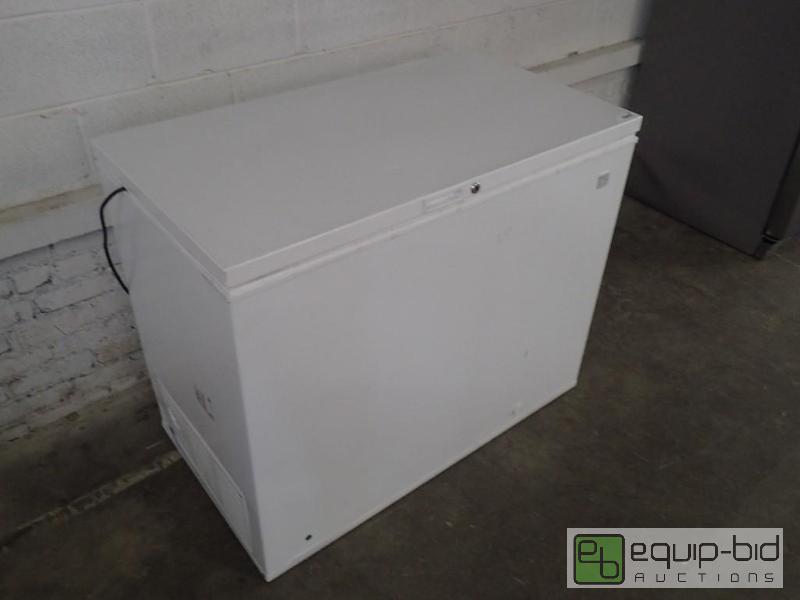 lot 168 image: Kenmore Chest Freezer