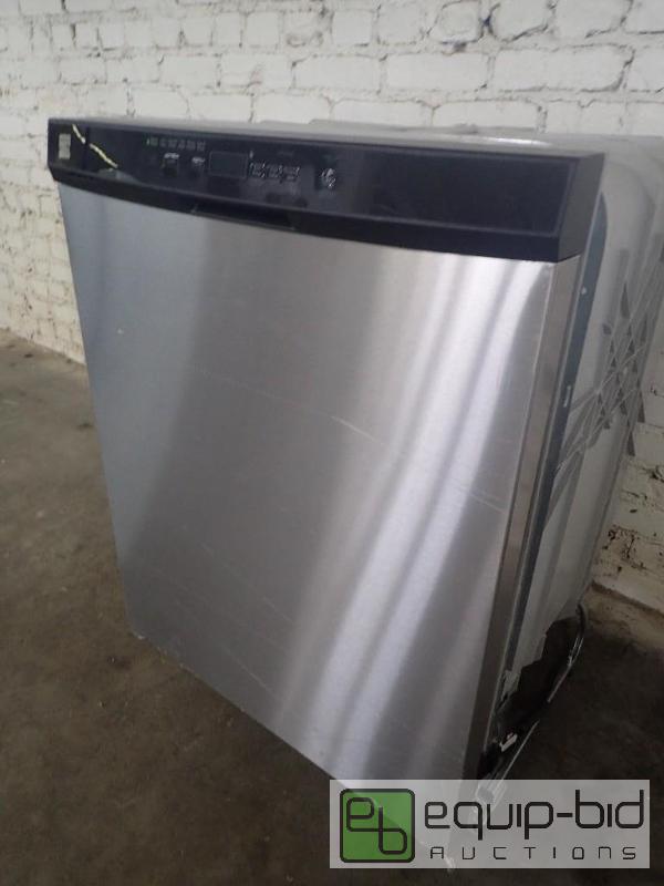 lot 7015 image: Kenmore 24 Built-In Dishwasher w PowerWave Spray Arm - Stainless Steel