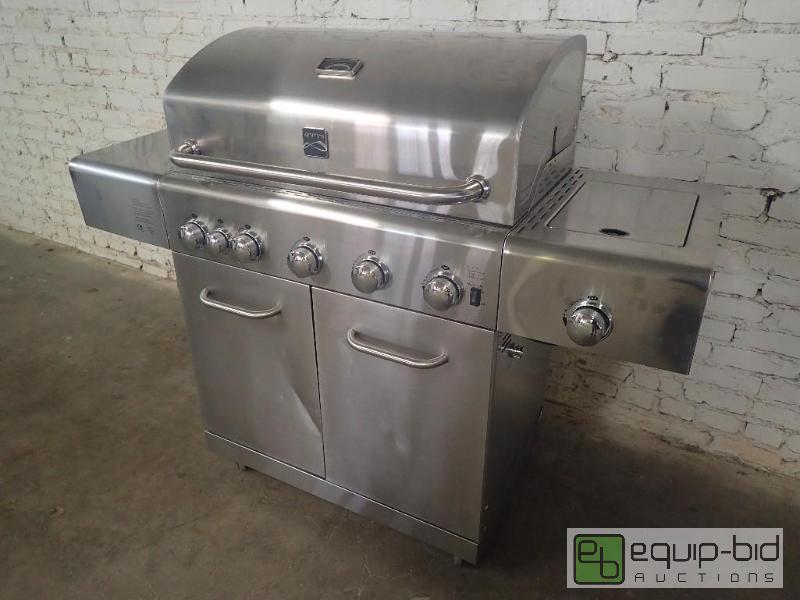 lot 7027 image: Kenmore Propane Outdoor Grill