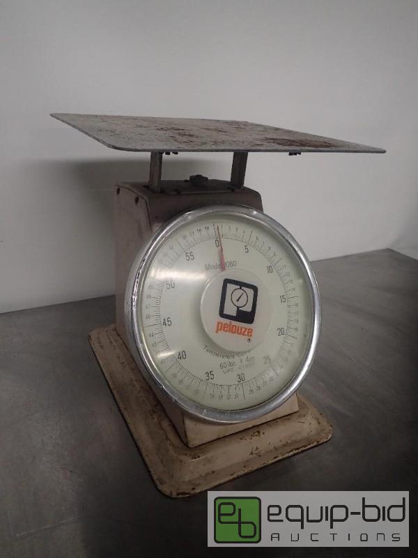 lot 7031 image: Heavy Duty Pelouze Table Scale
