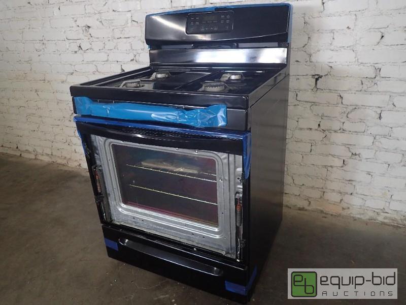 lot 7035 image: Kenmore Residential Range and Oven