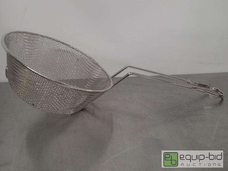 lot 7089 image: (5) Mesh Strainers