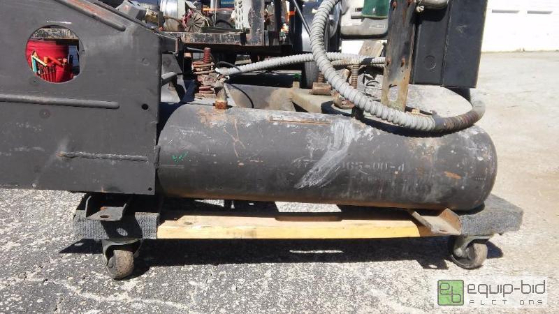lot 125 image: FREON TANK ASSEMBLY FOR WALK IN CONDENSING UNIT.