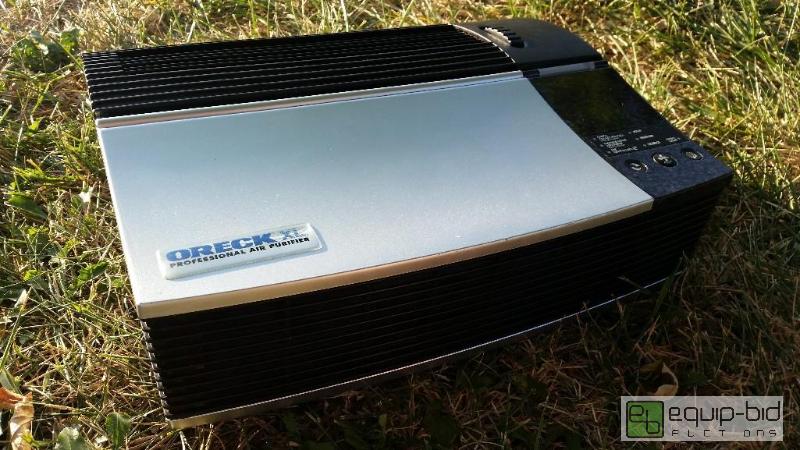 lot 139 image: ORECK XL AIR PURIFIER