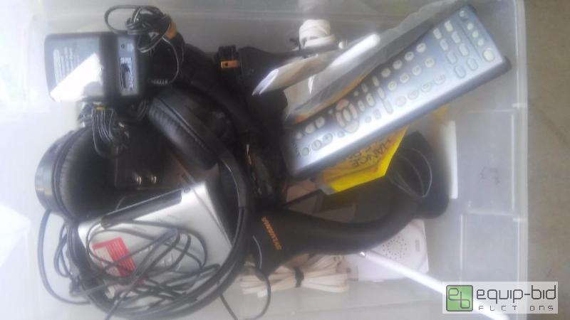 lot 154 image: MIXED ELECTRONICS