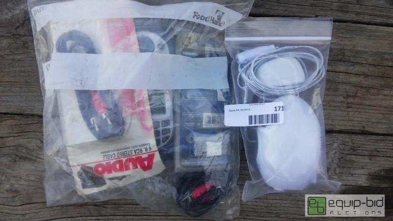lot 171 image: Assorted electronics