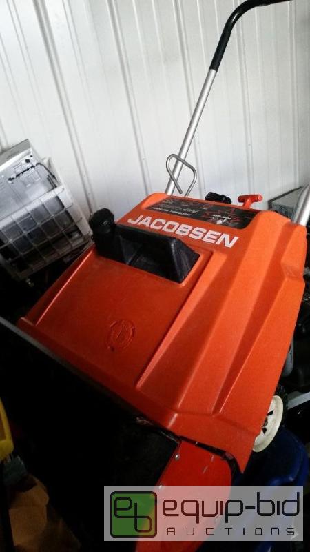 lot 201 image: SNOW BLOWER